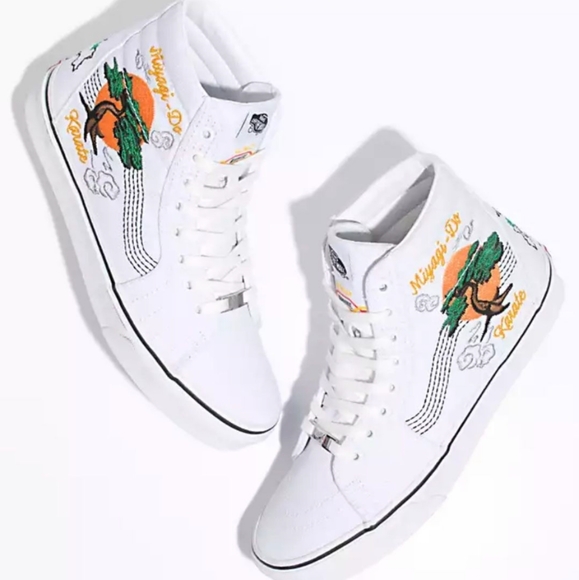 Vans x Cobra Kai Sk8 hi shoe high-tops white big boys/girls 3.5/5 - Picture 1 of 7